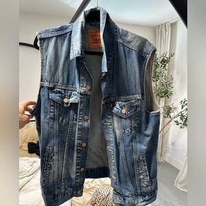 Levi Men’s Denim Vest